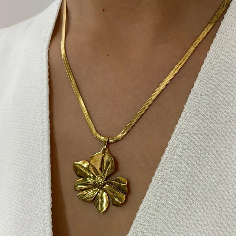 Collar Serpiente dije Flor